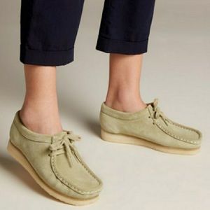 female wallabees